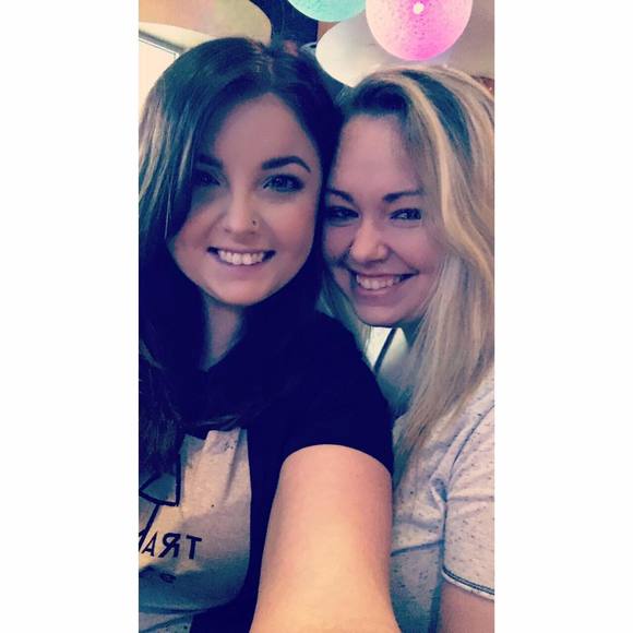 Meet your Posher, Jessica - Picture 1 of 1